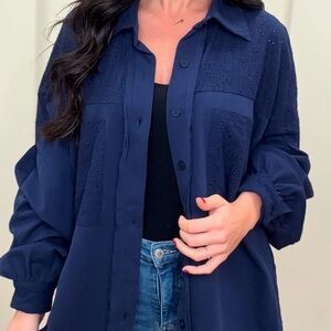 NWOT FANTASTIC FAWN GLOW UP NAVY SHACKET IN SIZE SMALL